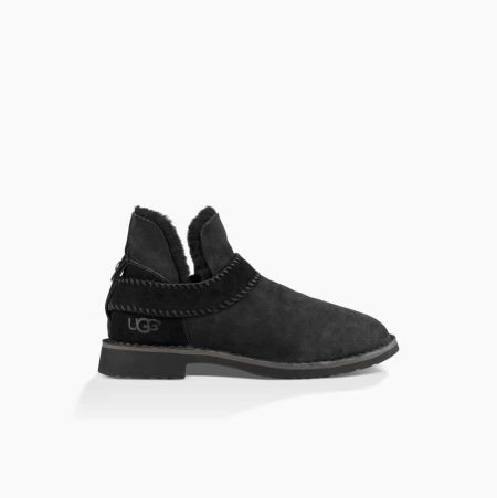 UGG McKay Black Chelsea Boots for Women (JIPW87693)